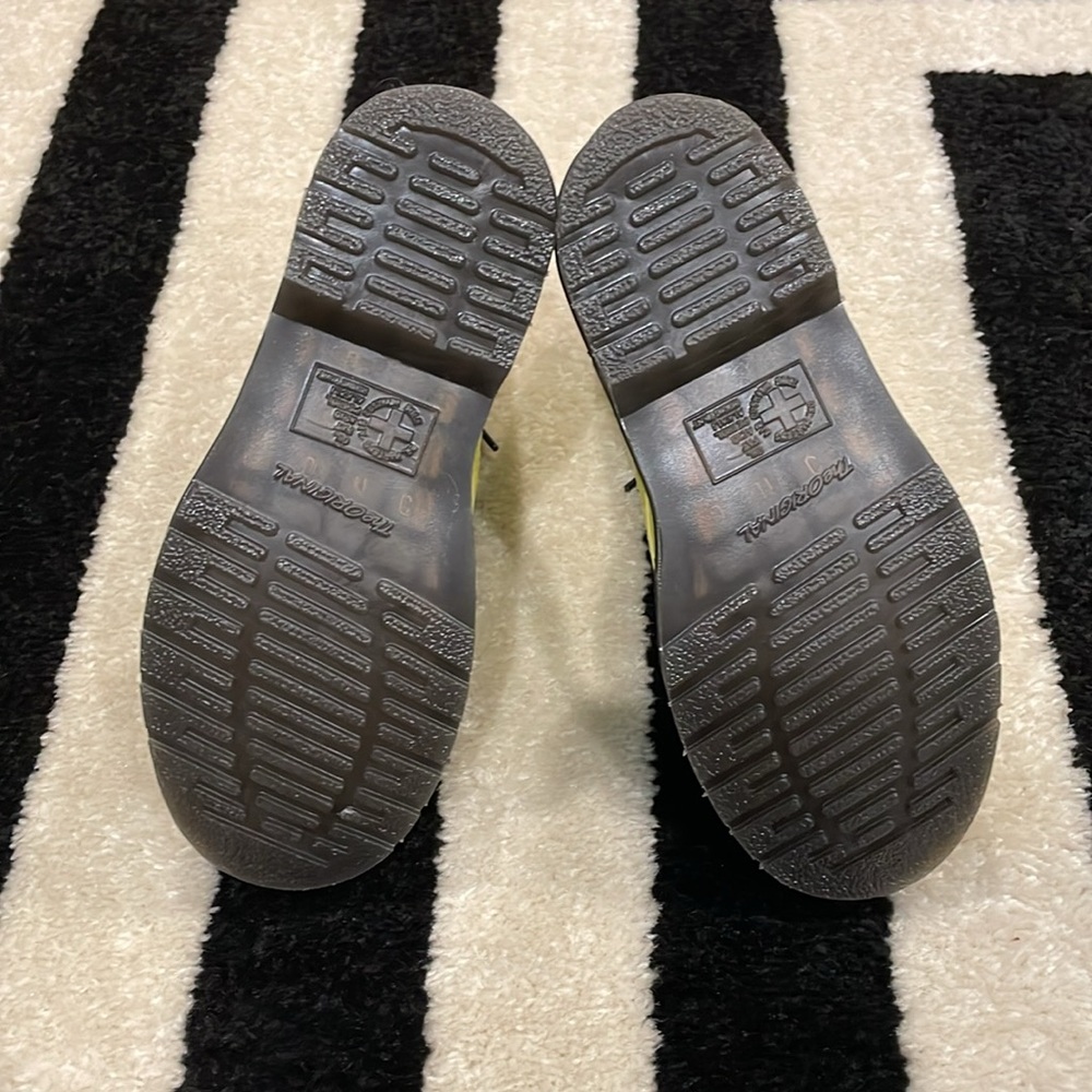"**Brand New Dr. Martens 1460 8-Eye Combat Boots - Lime Green, Size 6** NO BOX - Picture 4 of 4